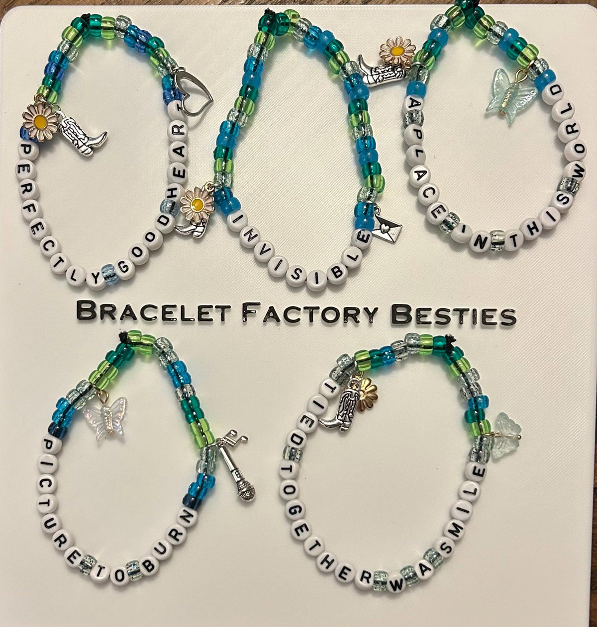 Taylor Swift - “Debut” album inspired friendship bracelets