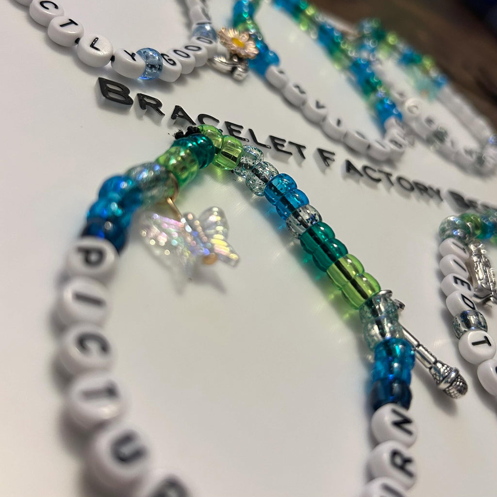 Taylor Swift - “Debut” album inspired friendship bracelets