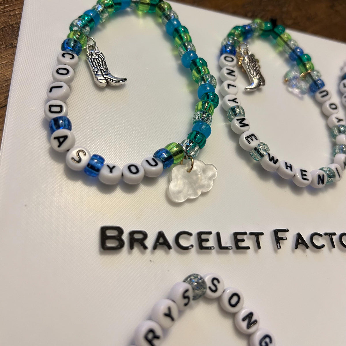 Taylor Swift - “Debut” album inspired friendship bracelets