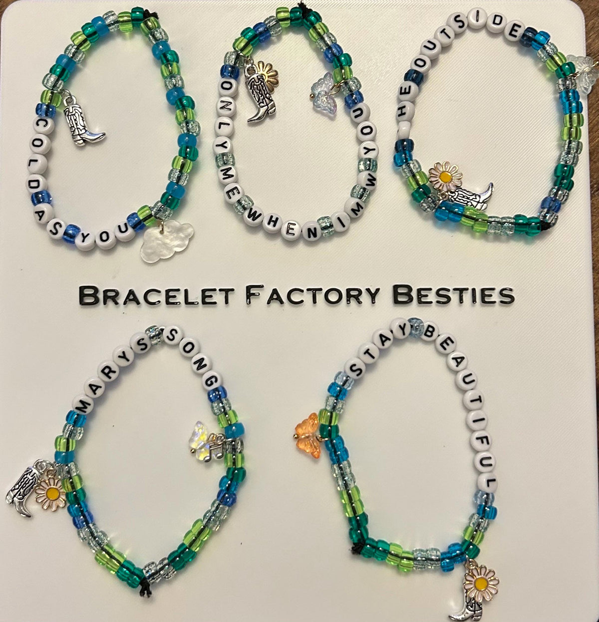 Taylor Swift - “Debut” album inspired friendship bracelets