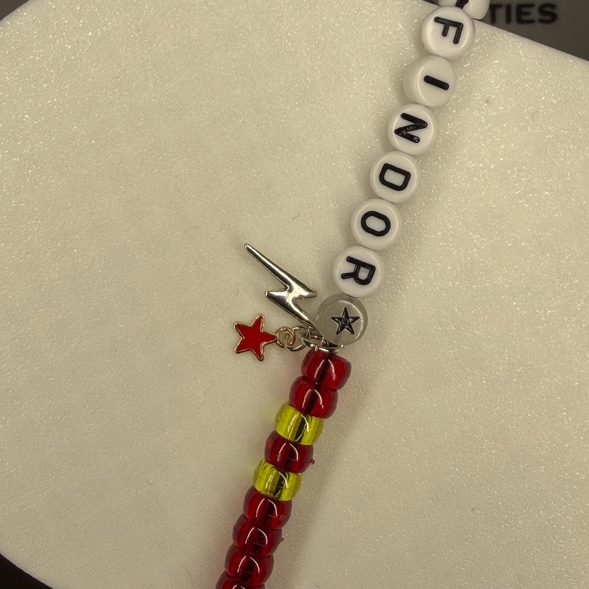 Harry potter Themed - Hogwarts House inspired friendship bracelets!